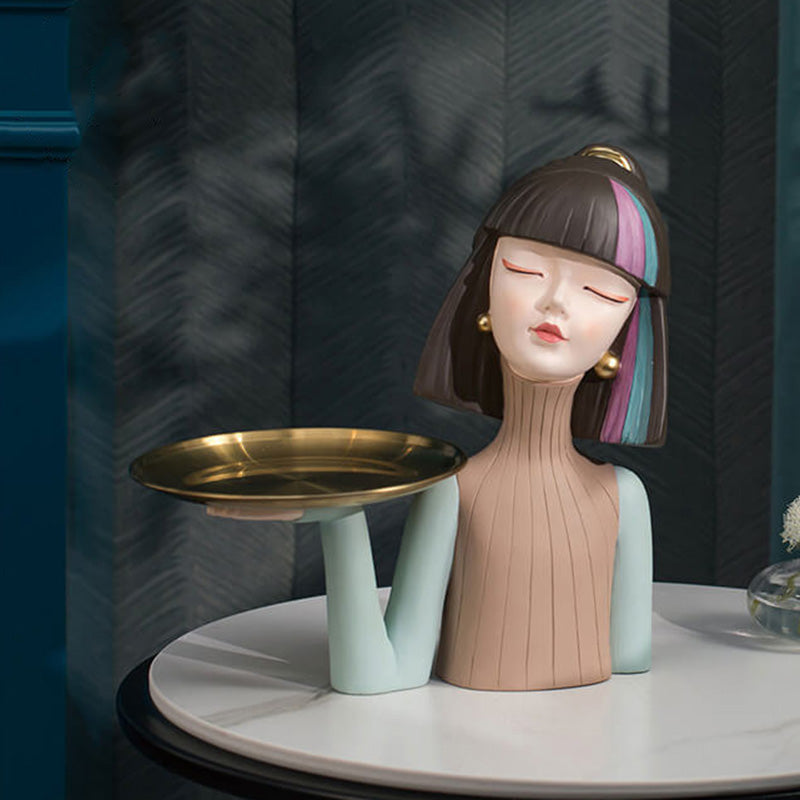 beeld van klassieke schoonheid met tray