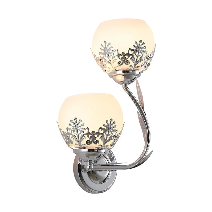 florale wandlamp met reliëfglazen kap