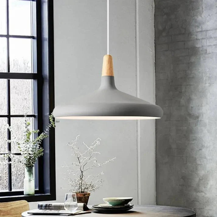 elegante conische metalen hanglamp geïnspireerd op franse macarons