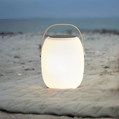 Moderne solar tuinlamp als ambianceverlichting voor balkon of patio