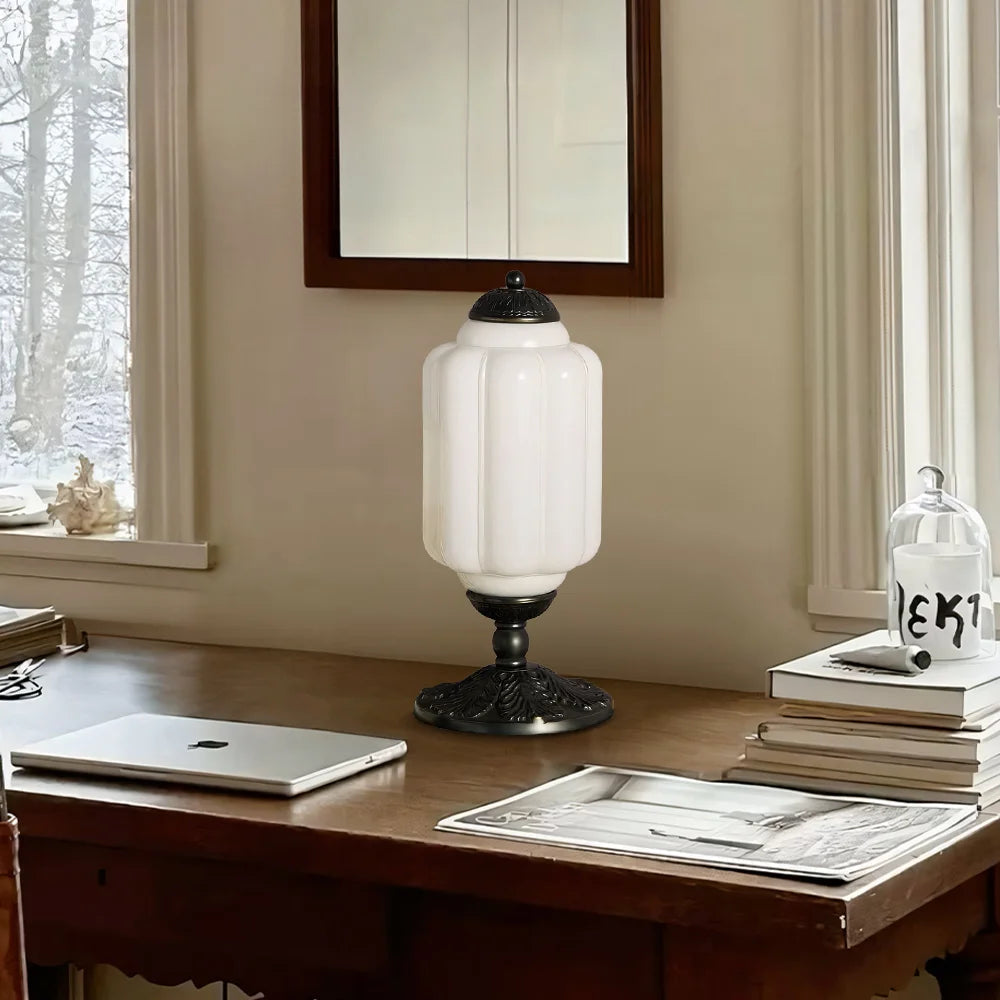 lumi eloise tafellamp in frans retro-stijl, crèmekleurig glas met structuur