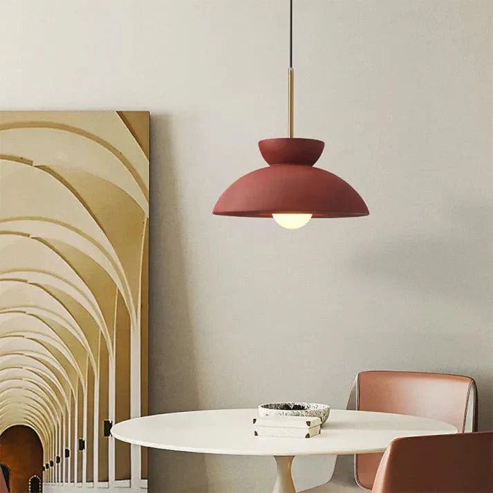 stijlvolle scandinavische augustus hanglamp voor een elegante eetkamer