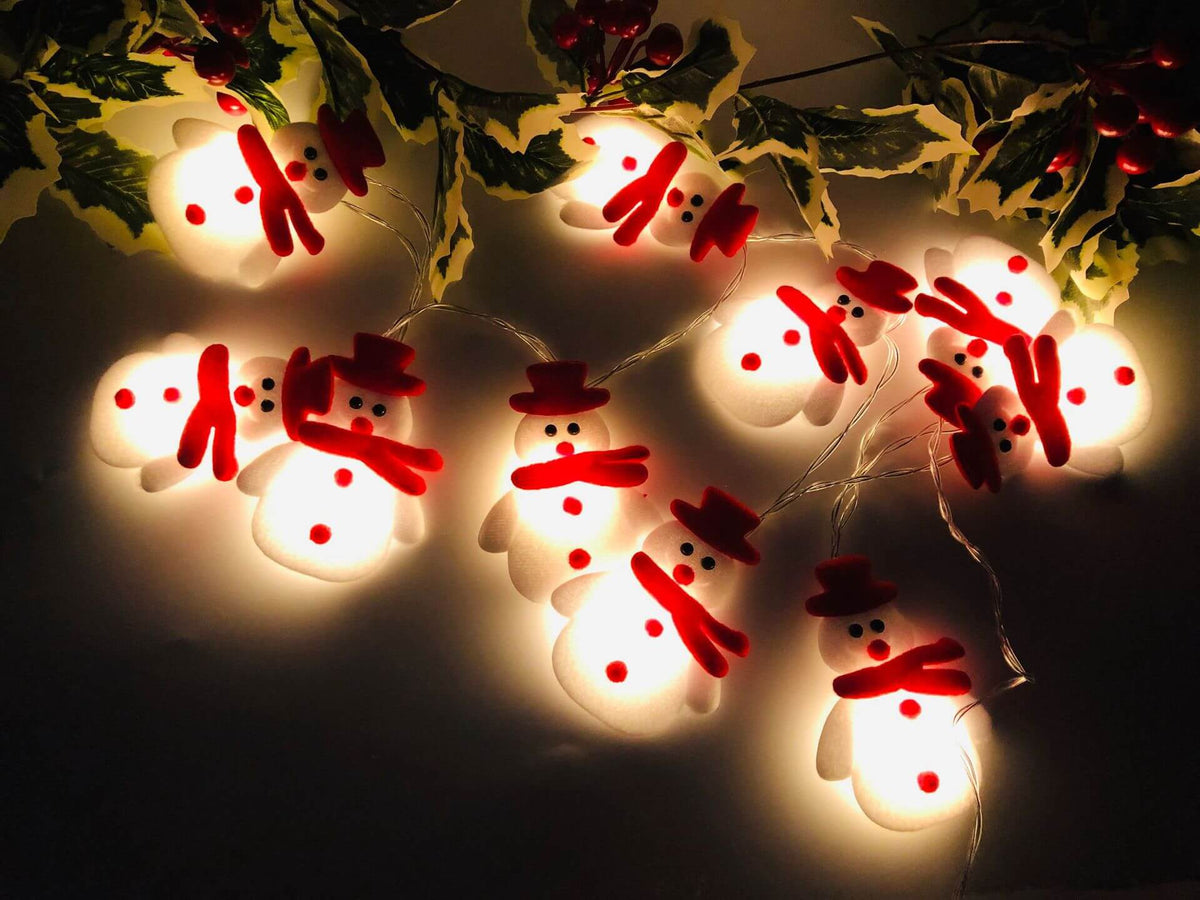 Kerstslinger met sneeuwmanfiguren voor feestelijke decoratie