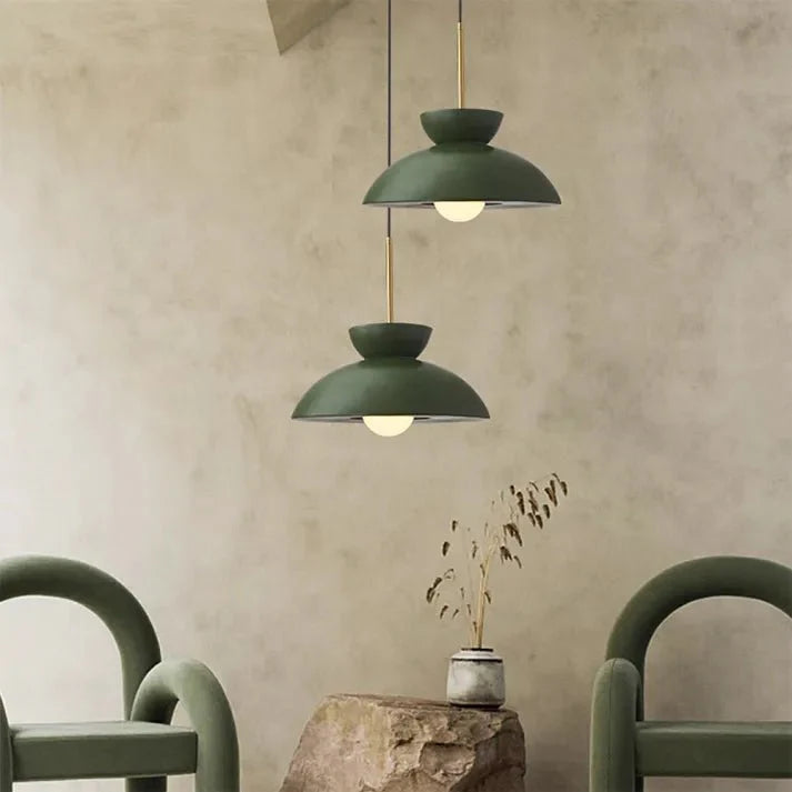 stijlvolle scandinavische augustus hanglamp voor een elegante eetkamer