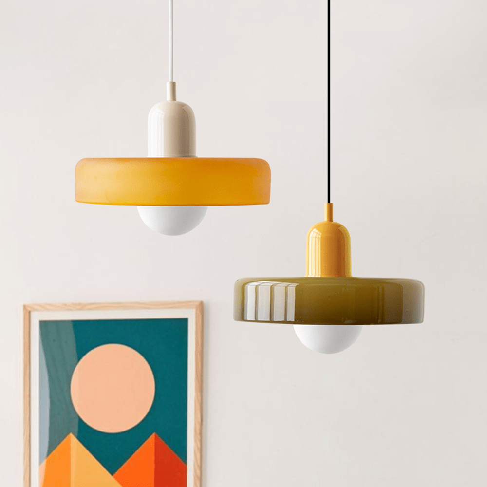 stijlvolle bauhaus hanglamp in kleurrijk glas