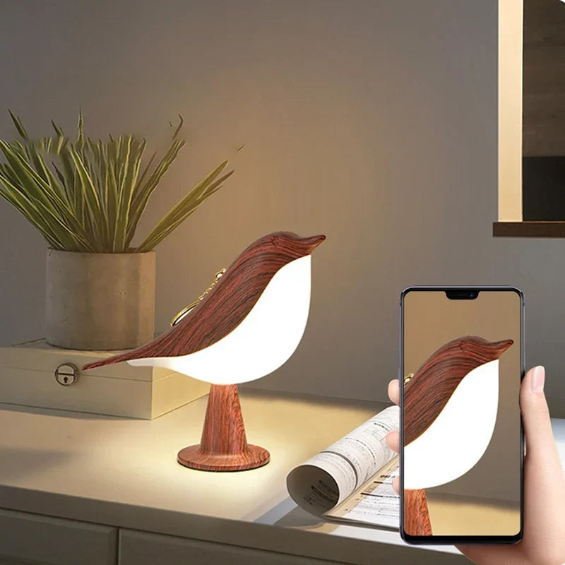 Nachtlampje als sfeervolle verlichting op een bijzettafel