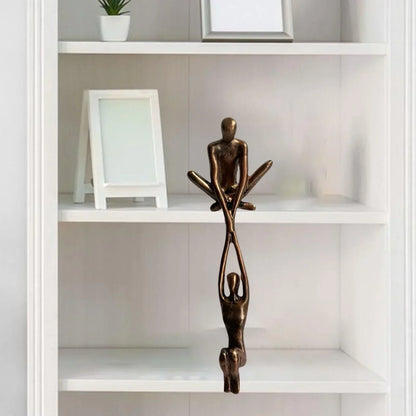 Sculptuurbeeldje als symbolische woondecoratie