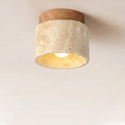 Moderne opbouw plafondlamp van gips en hout in close-up