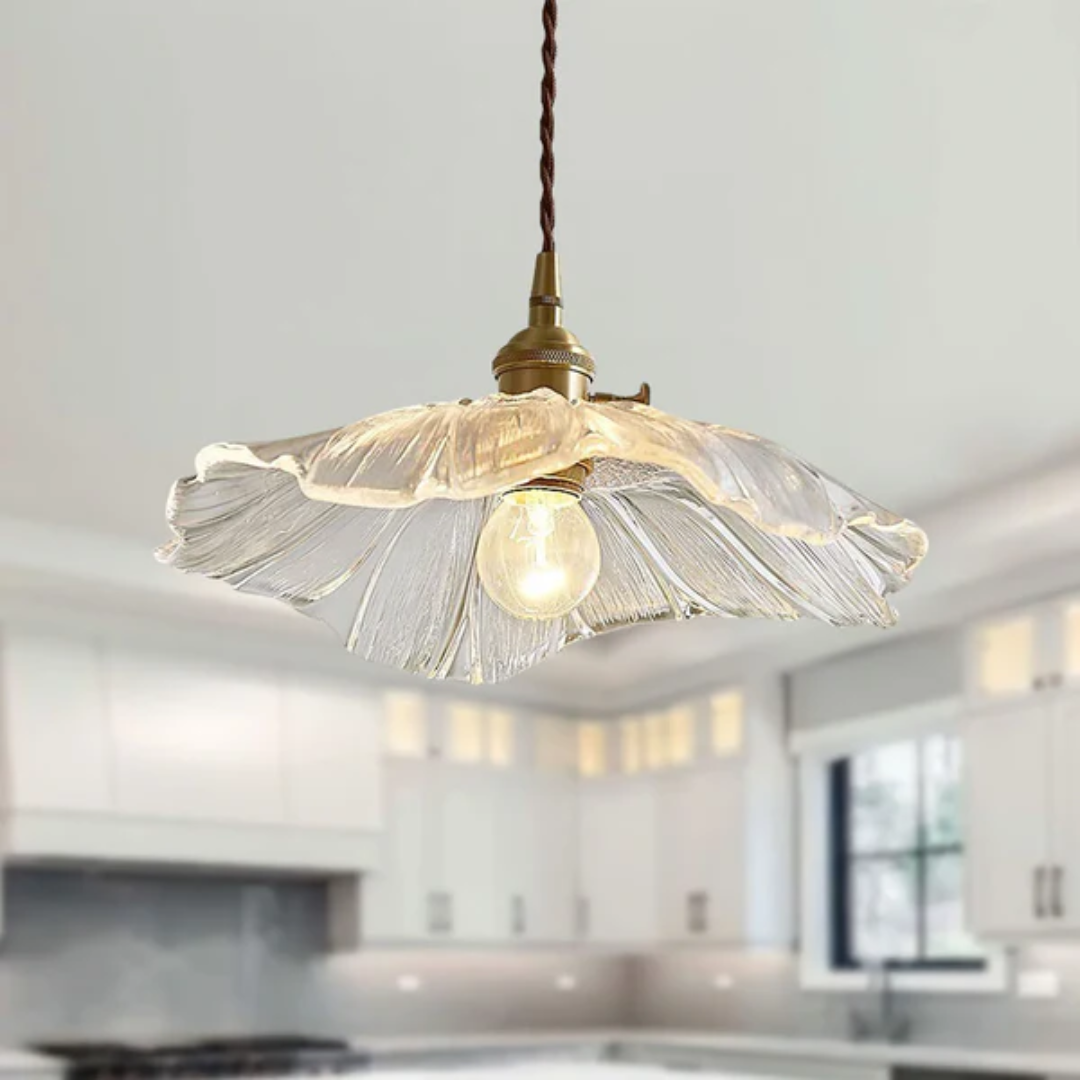 lotus glazen hanglamp bekeken vanuit de zijkant