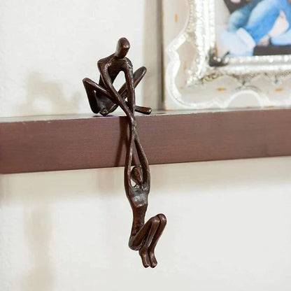 Decoratief beeldje liefde en kracht in neutrale tinten