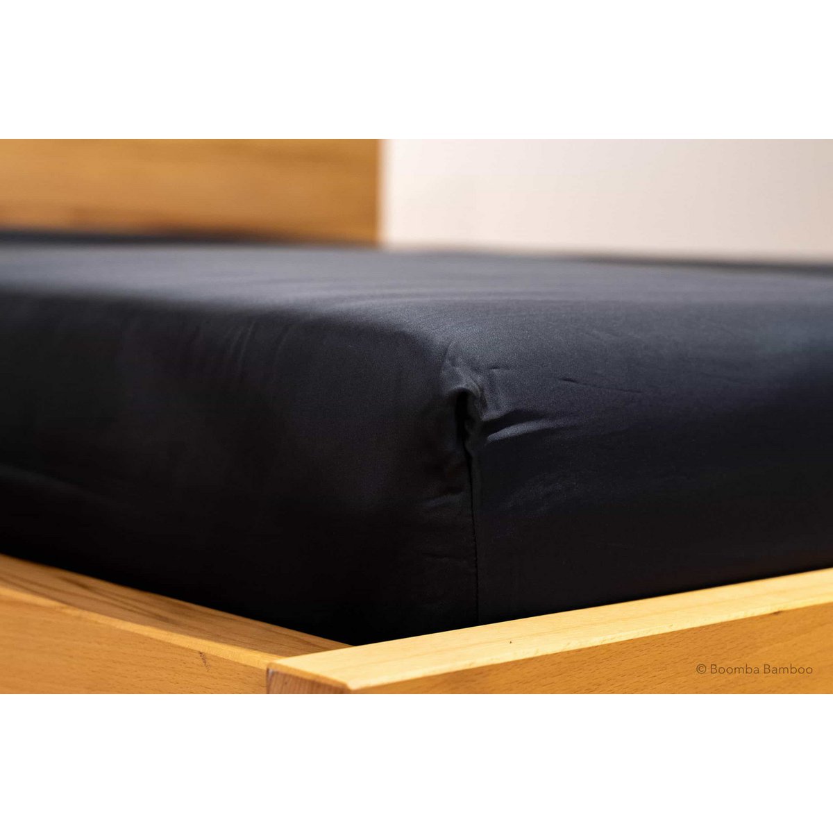 boomba premium hoeslaken voor topdekmatras 100% bamboe space blue