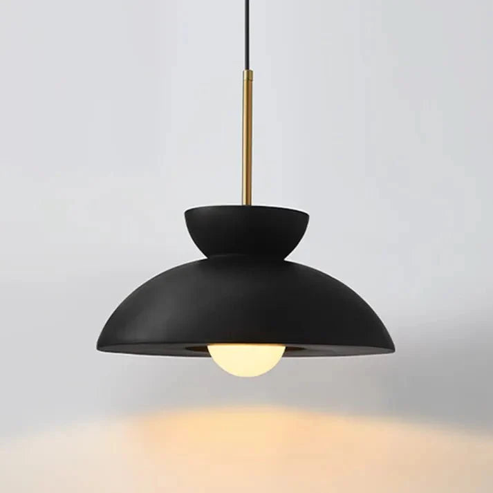 stijlvolle scandinavische augustus hanglamp voor een elegante eetkamer