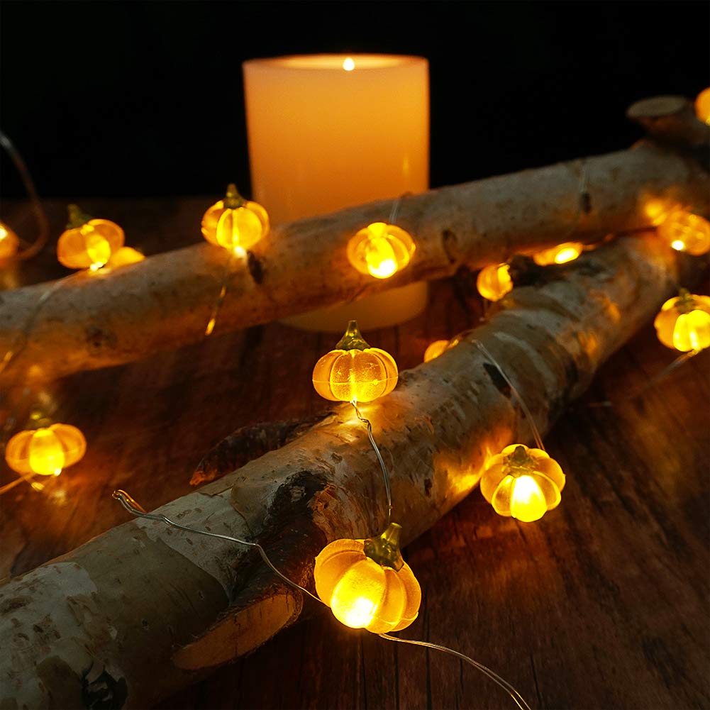 Halloween-slinger als decoratie voor een feesttafel