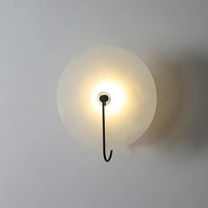 Elegante Alabaster LED Wandlamp voor een Sfeervolle Verlichting