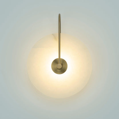 Elegante Alabaster LED Wandlamp voor een Sfeervolle Verlichting