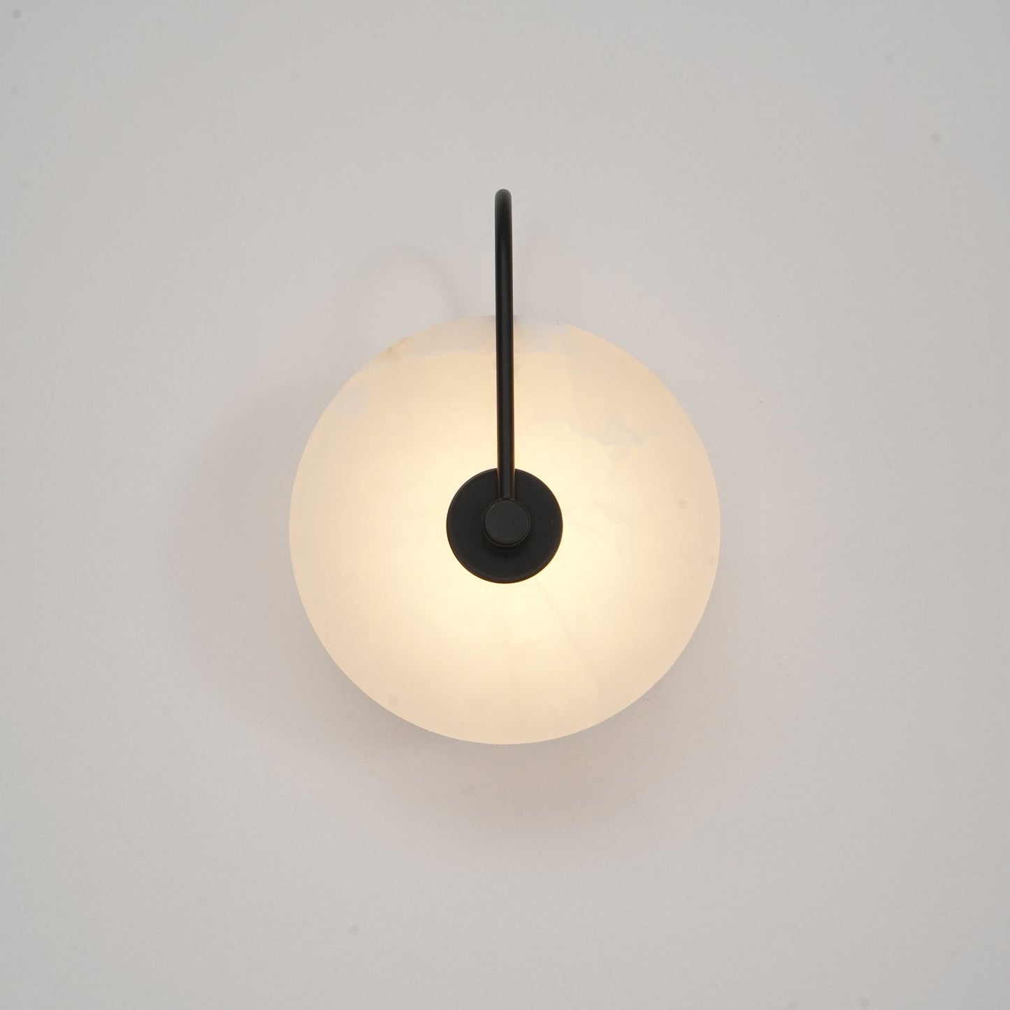 elegante alabaster led wandlamp voor een sfeervolle verlichting