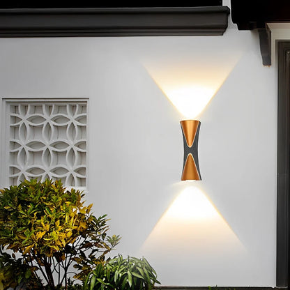 Buitenlamp met lichtbundel naar boven en beneden
