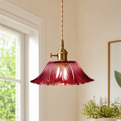 Decoratieve glazen hanglamp met retro uitstraling
