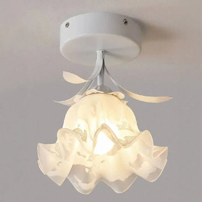 Elegante Tiffany Plafondlamp met Schattige Minibloemen