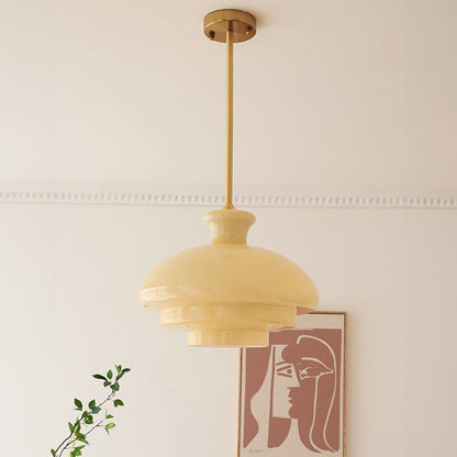 Stijlvolle Bauhaus hanglamp met elegant roomgeel glas