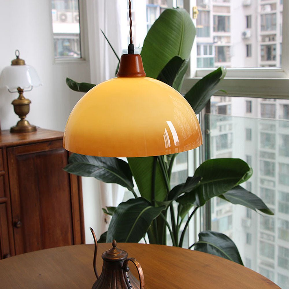 vintage amber glazen hanglamp voor de boerderij