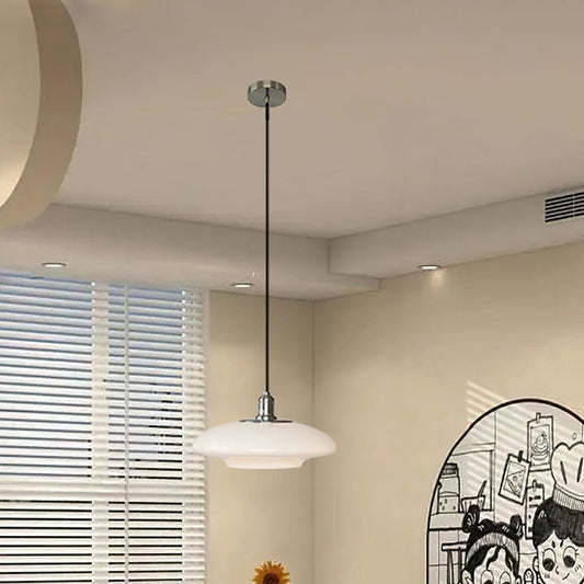 Stijlvolle moderne hanglamp in elegant wit glas