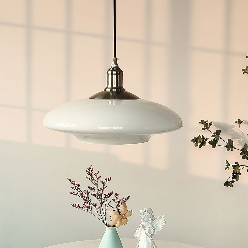 stijlvolle moderne hanglamp in elegant wit glas