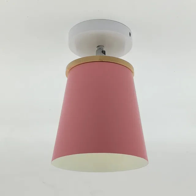 plafondlamp met e27-fitting boven een eettafel