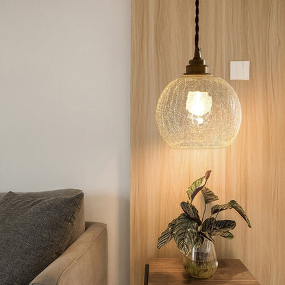 Elegante glazen hanglamp met sprankelende kristallen