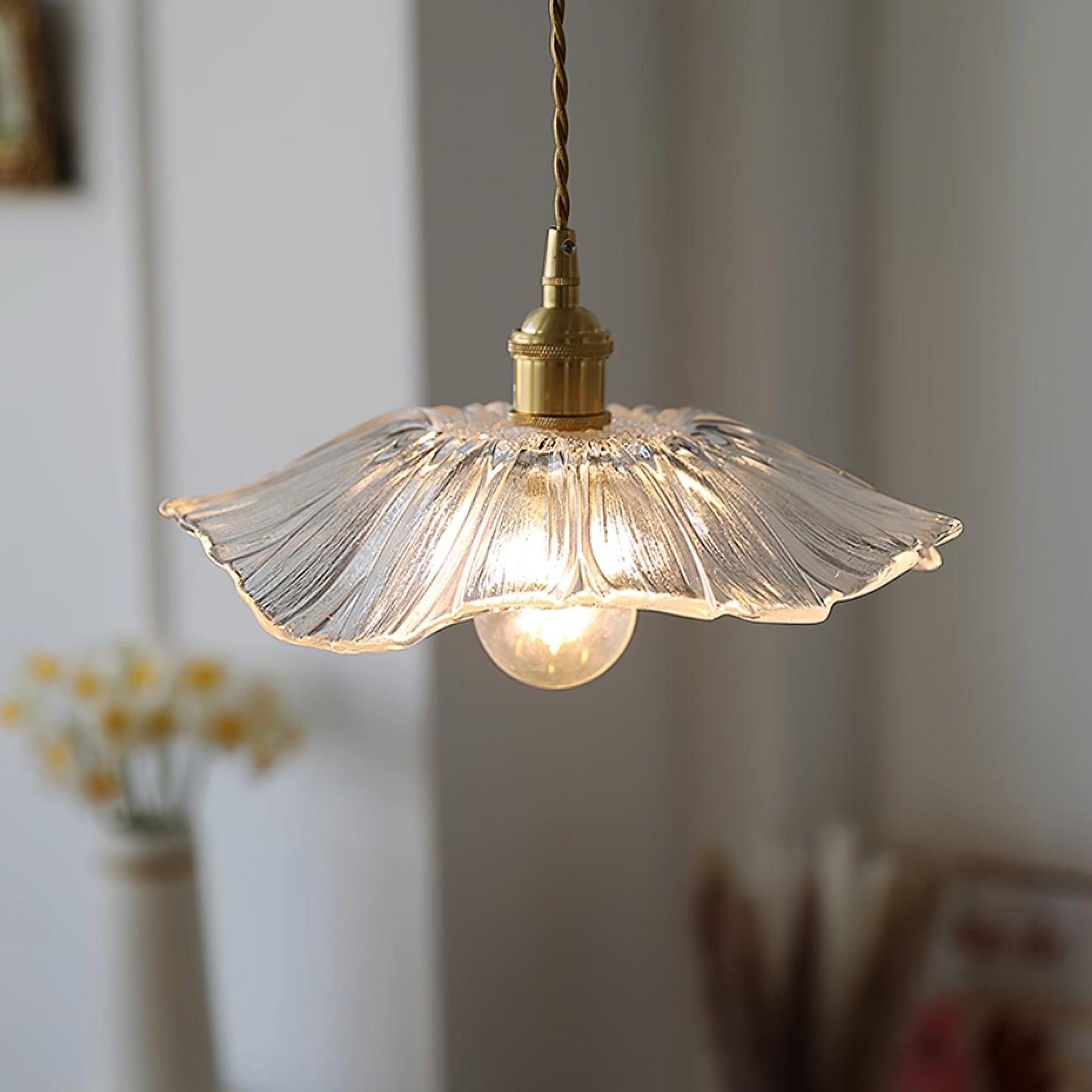 elegante glazen hanglamp voor een sfeervol interieur