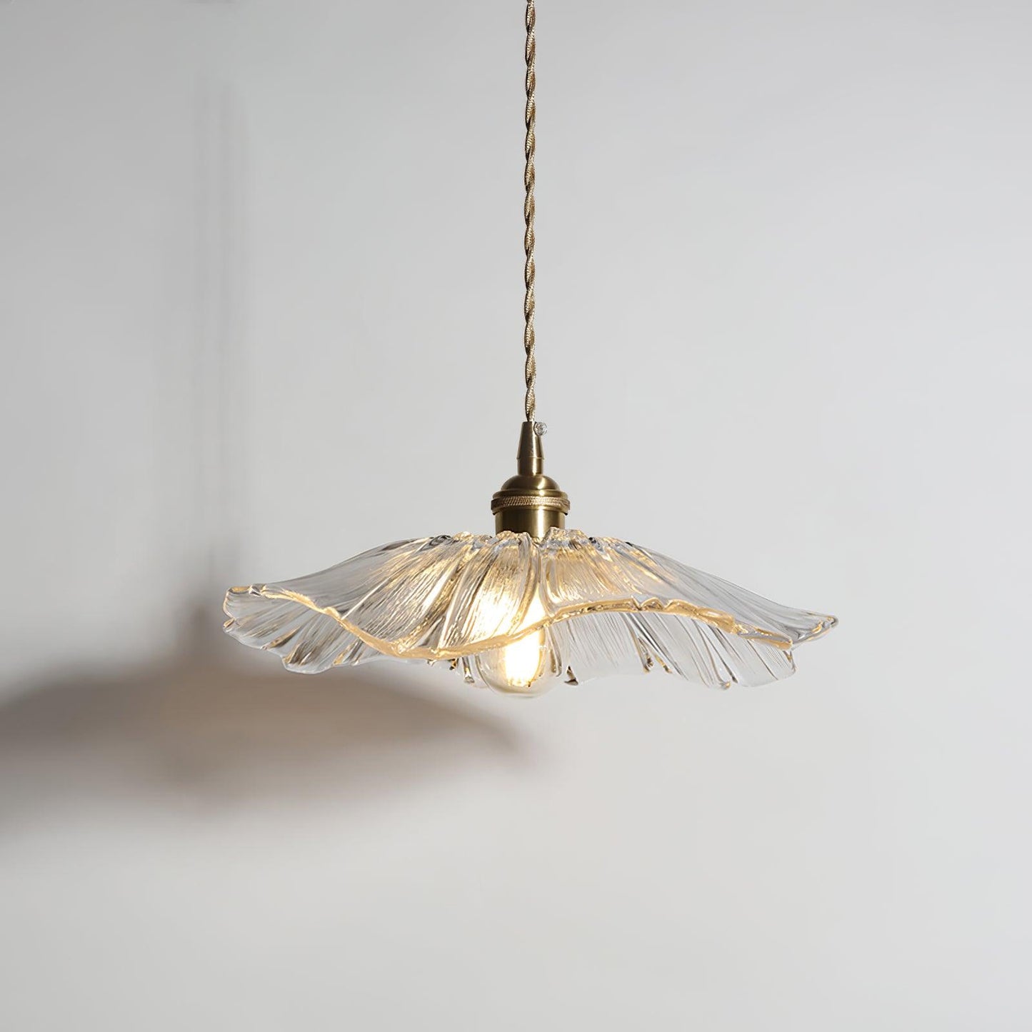 elegante glazen hanglamp voor een sfeervol interieur