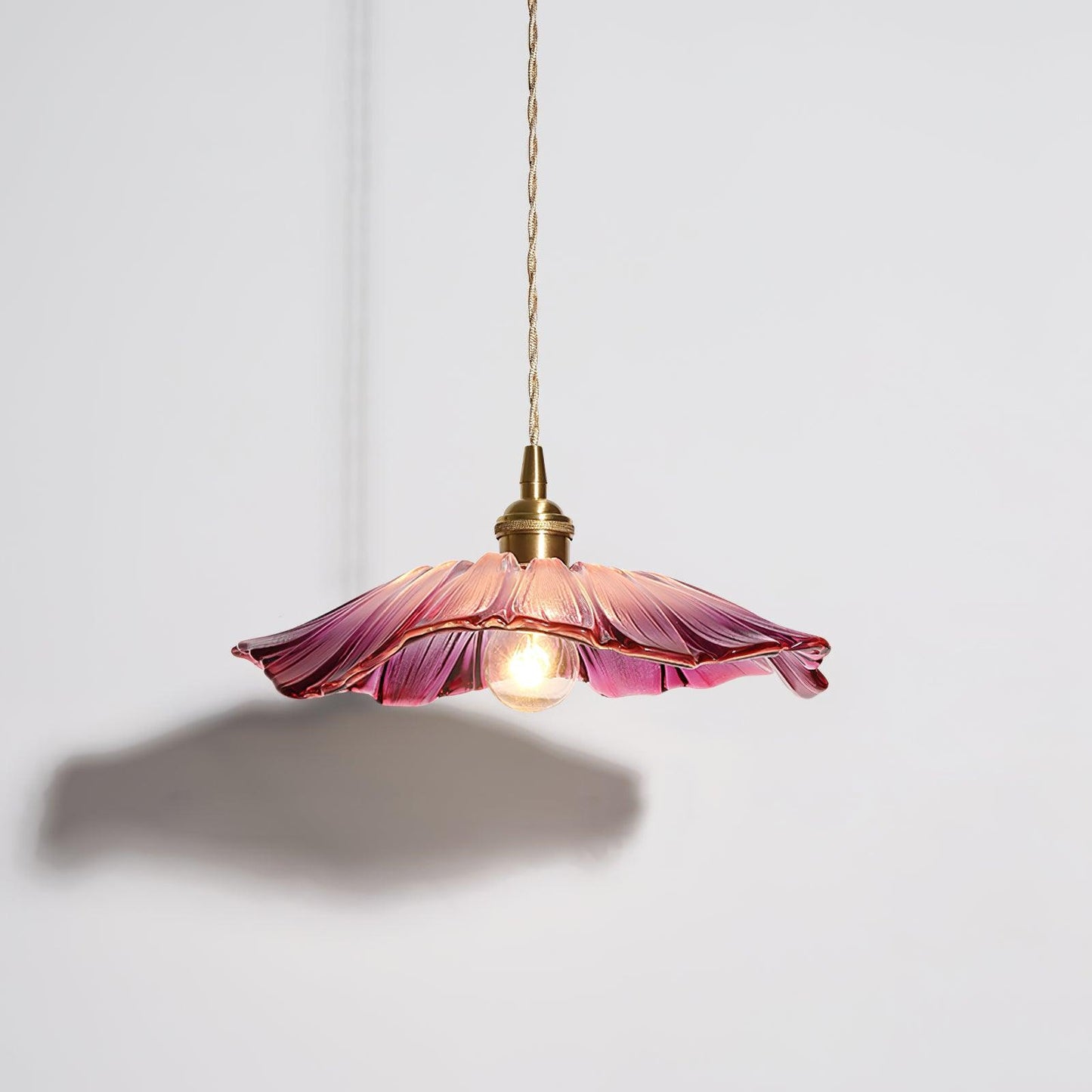 elegante glazen hanglamp voor een sfeervol interieur