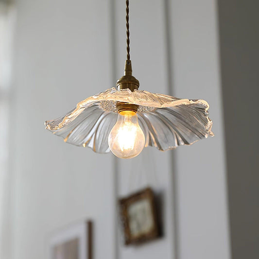 Elegante glazen hanglamp voor een sfeervol interieur