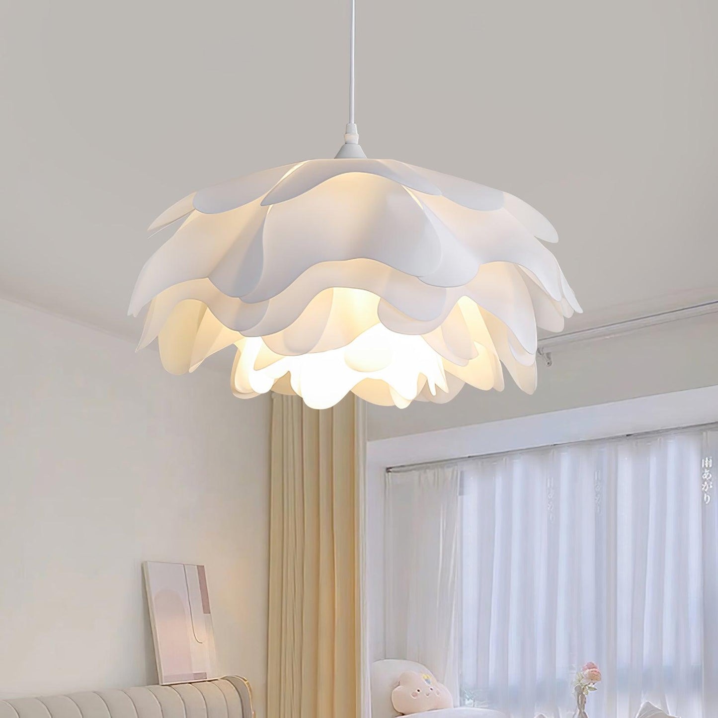 elegante witte bloemvormige hanglamp voor een sfeervolle ambiance