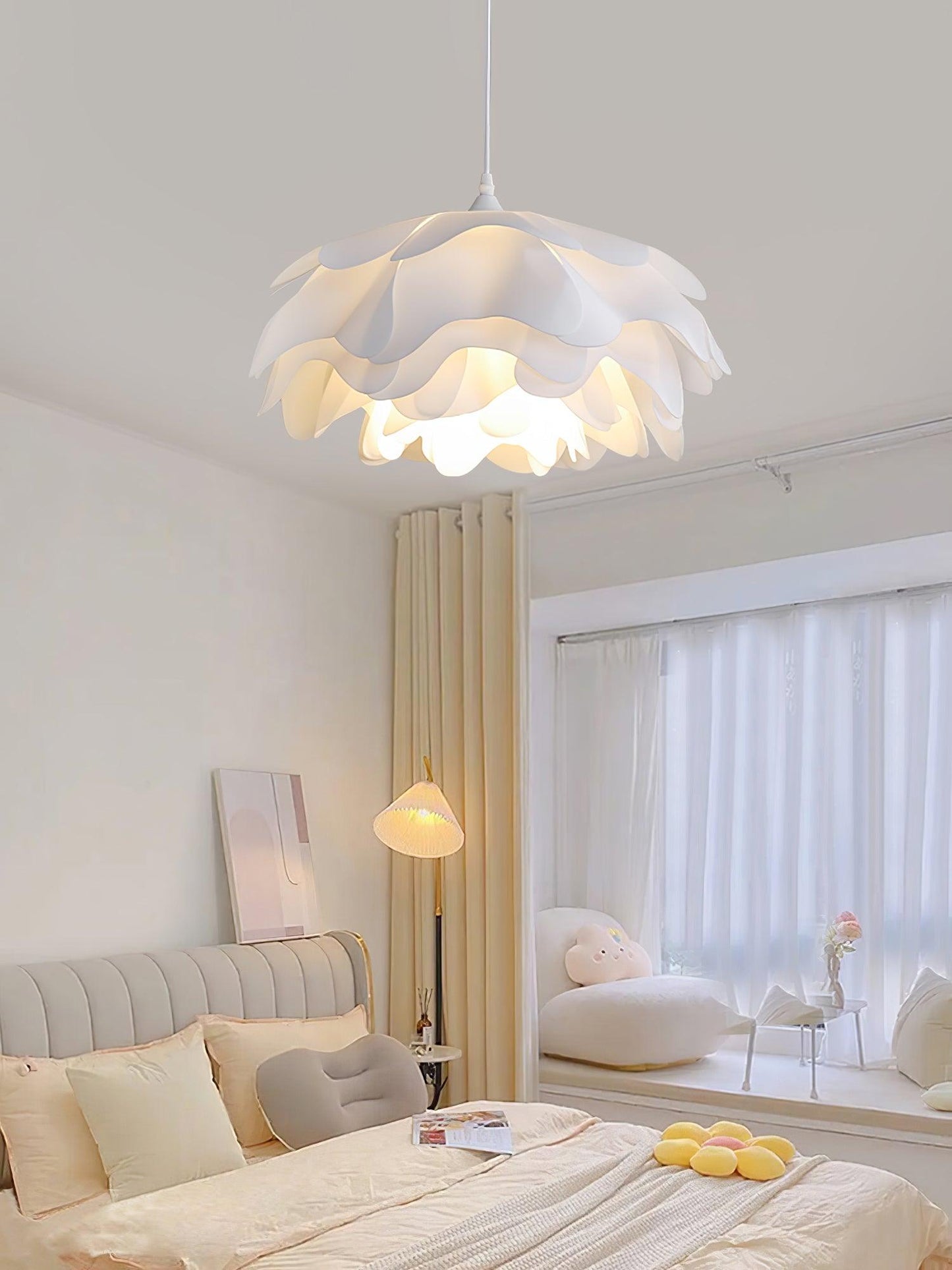 elegante witte bloemvormige hanglamp voor een sfeervolle ambiance