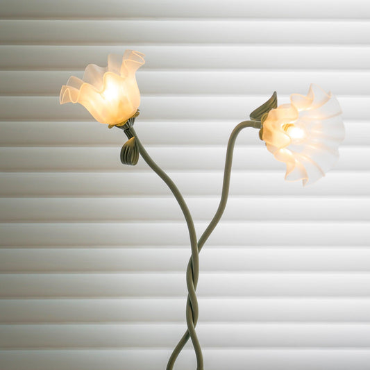 Elegante Calla Bloemen Vloerlamp voor een Sfeervolle Interieurverlichting