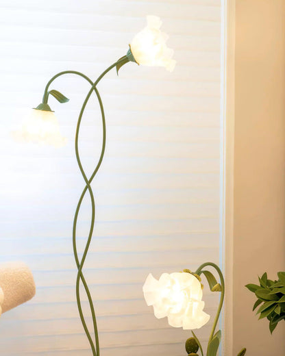 Elegante Calla Bloemen Vloerlamp voor een Sfeervolle Interieurverlichting