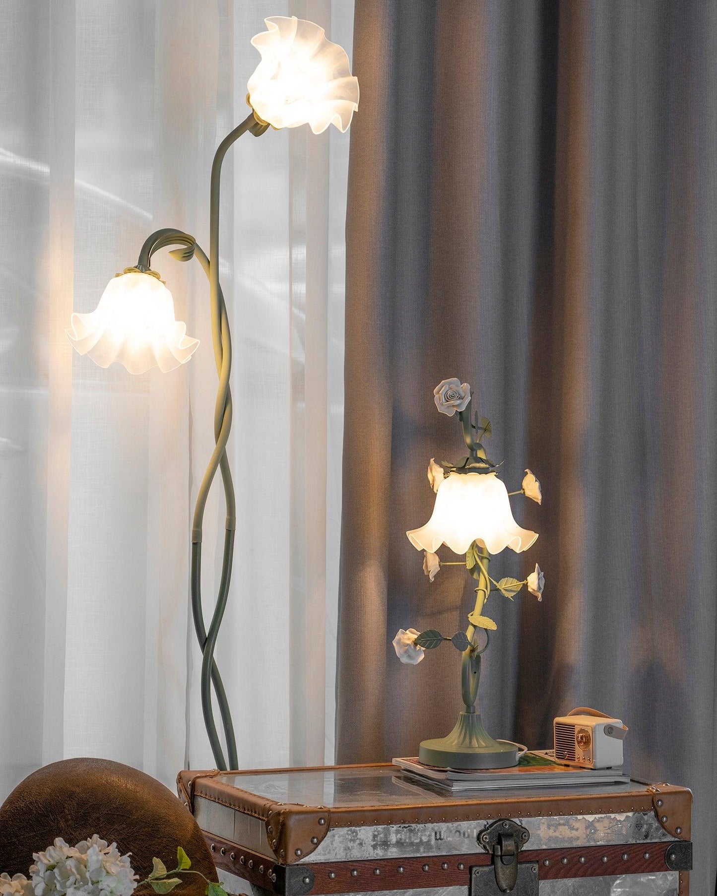 elegante calla bloemen vloerlamp voor een sfeervolle interieurverlichting