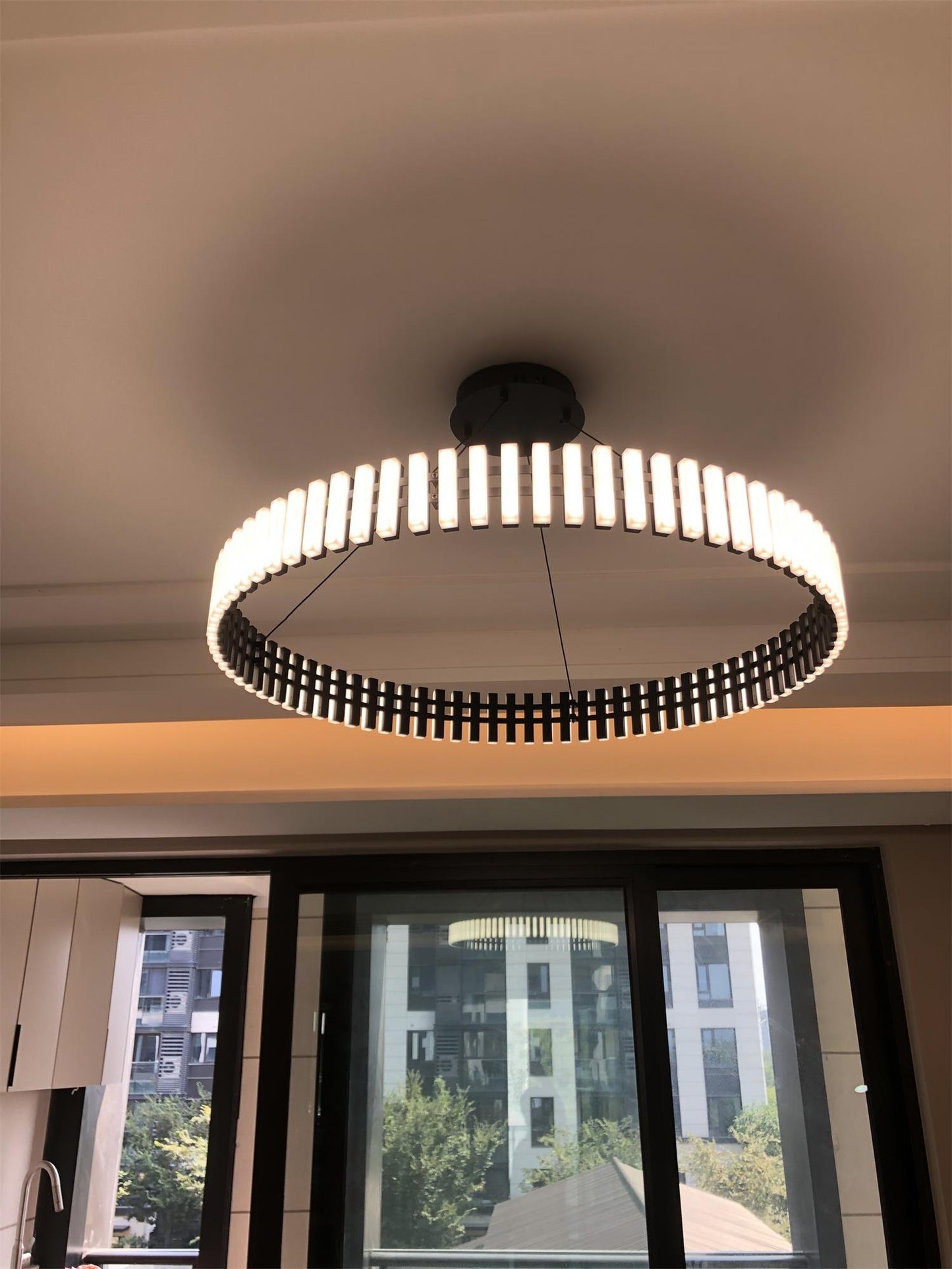 elegante hangende led kroonluchter voor een stijlvolle verlichting