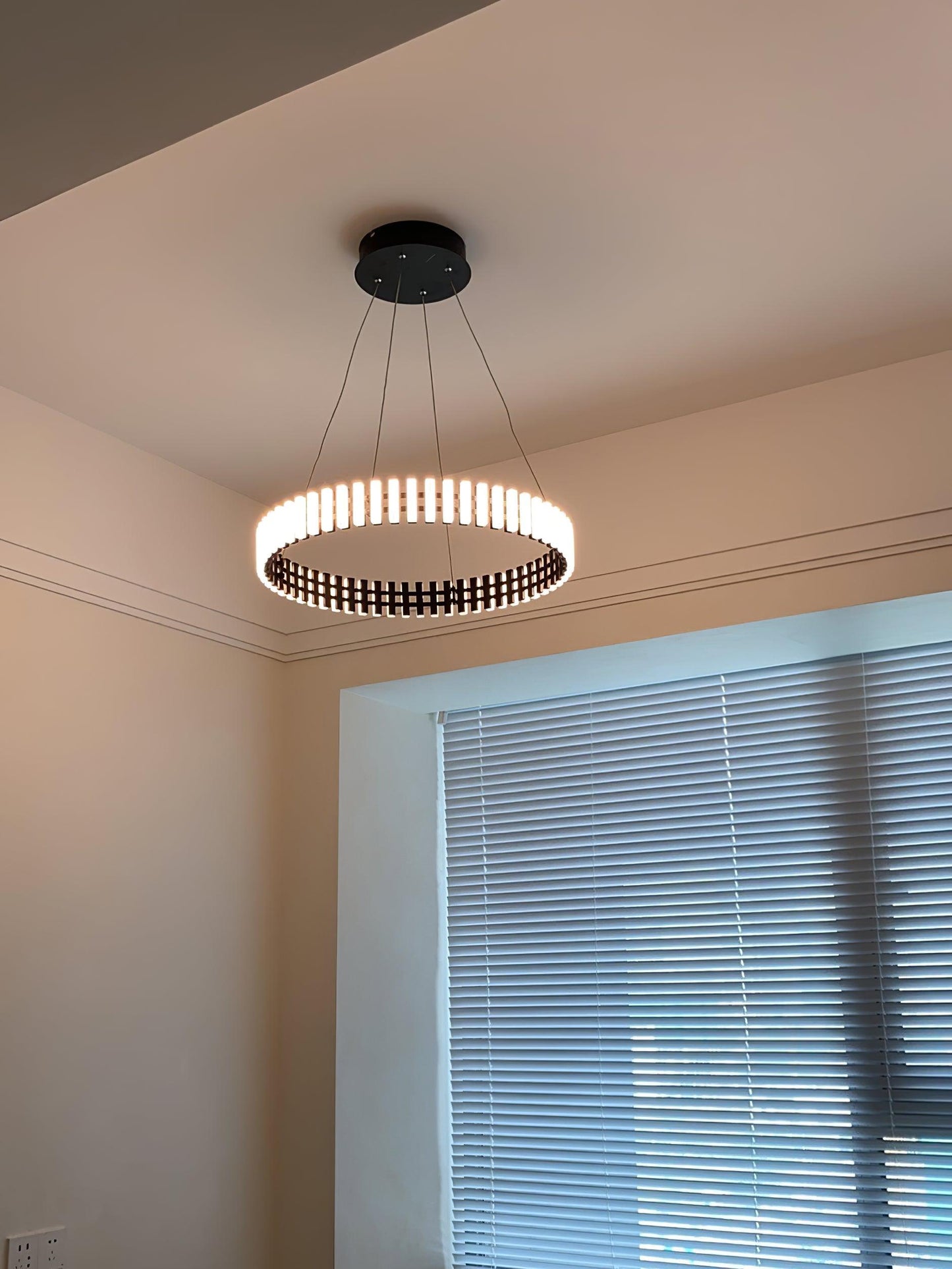 elegante hangende led kroonluchter voor een stijlvolle verlichting