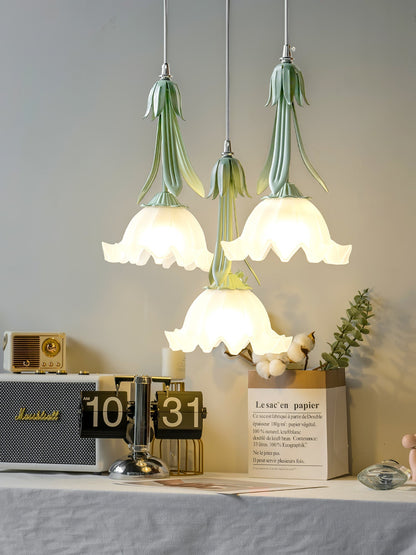 Elegante Lelietjes-van-dalen Hanglamp voor een Sfeervolle Verlichting