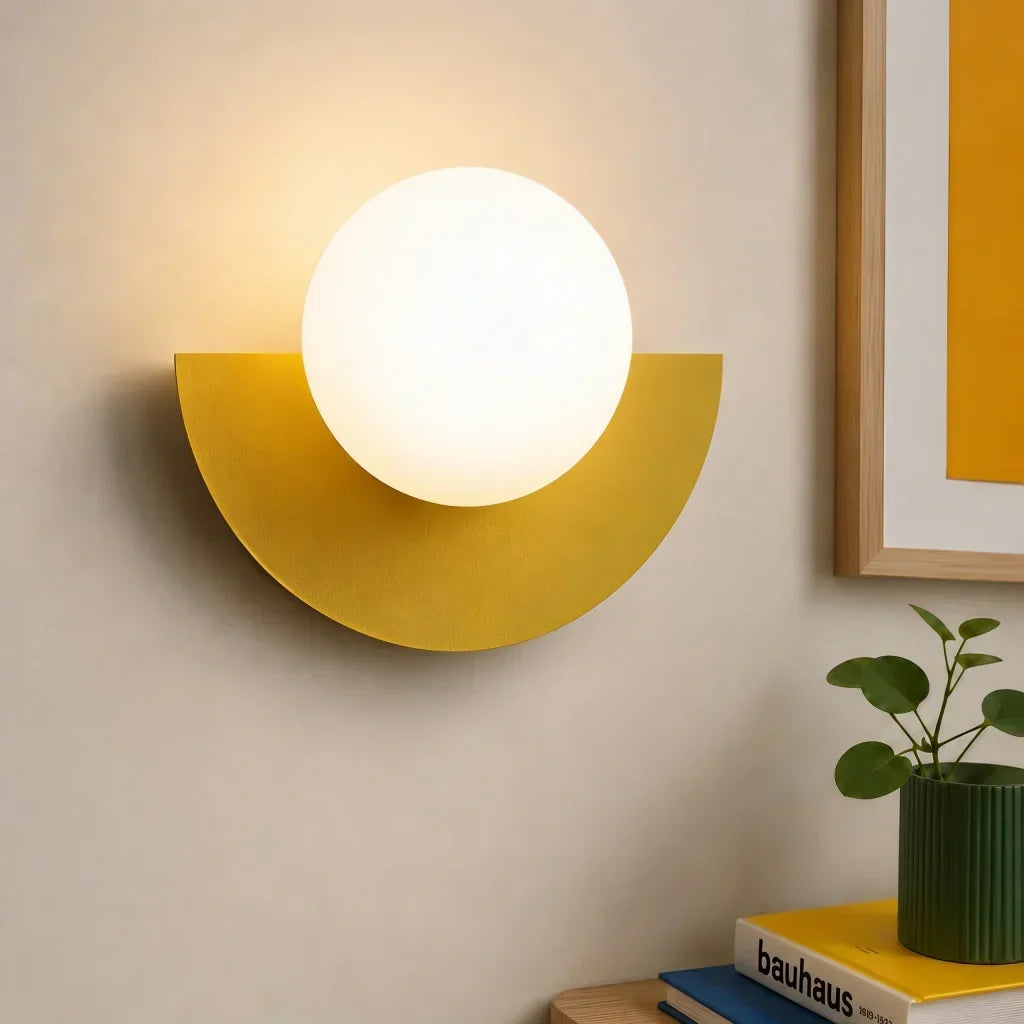 wandlamp met modern design voor de hal of woonkamer