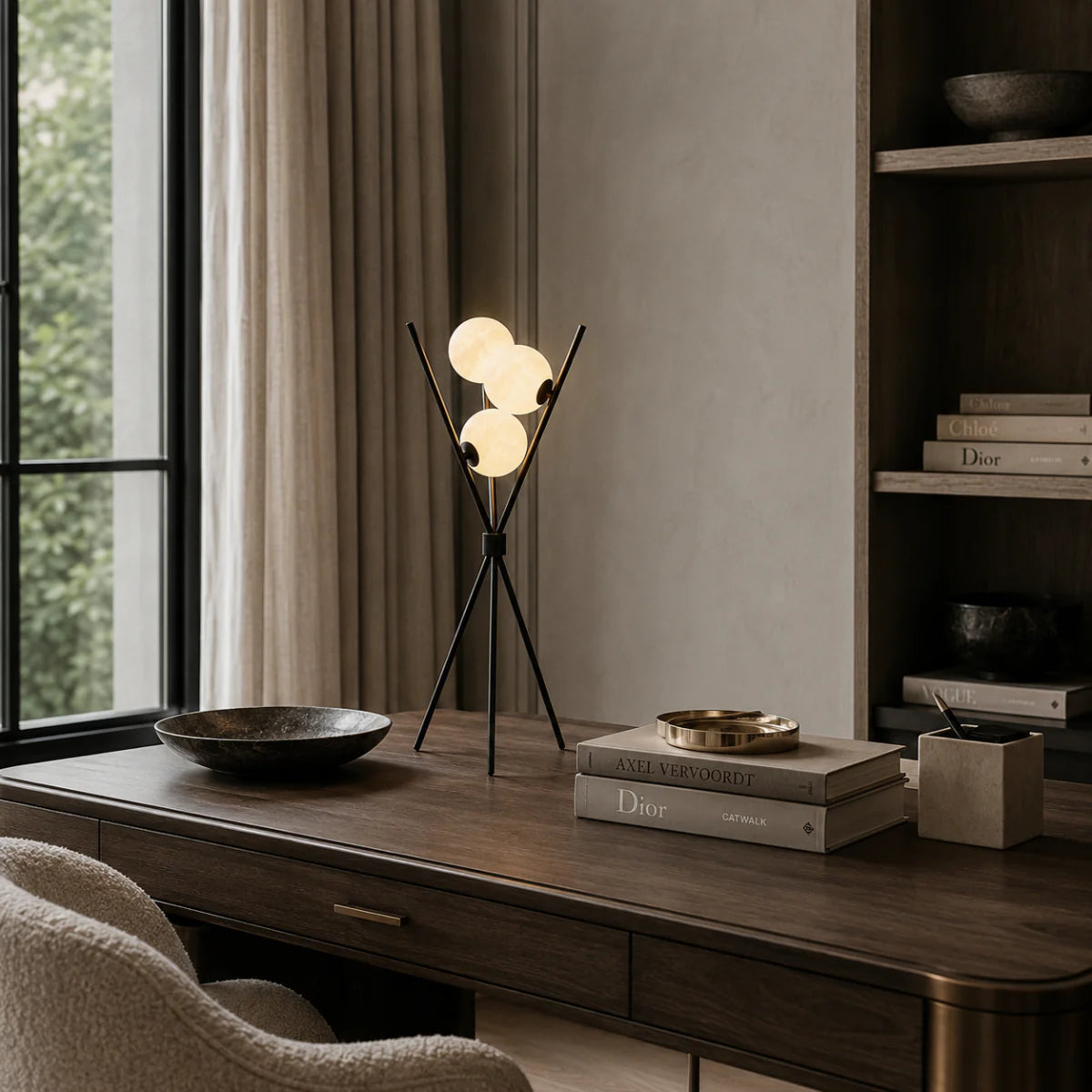tafellamp met zacht diffuus licht in een modern interieur