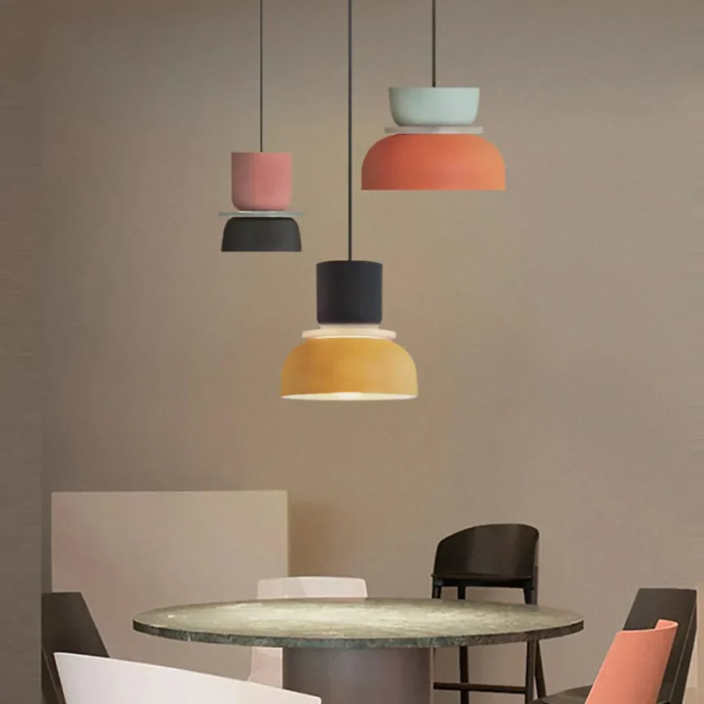 dulcy scandinavische hanglamp met kleurblokstijl