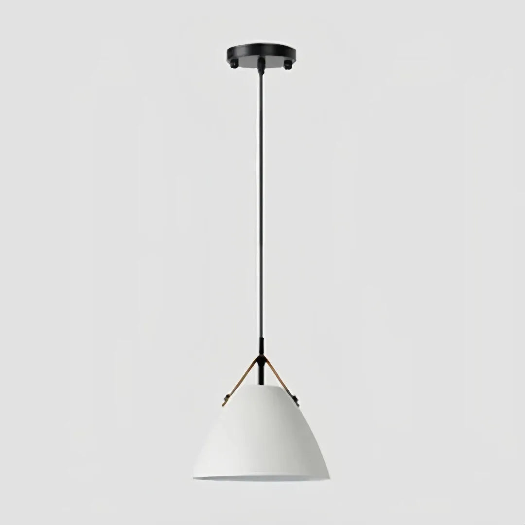 Detail van de metalen lampenkap in macaronstijl