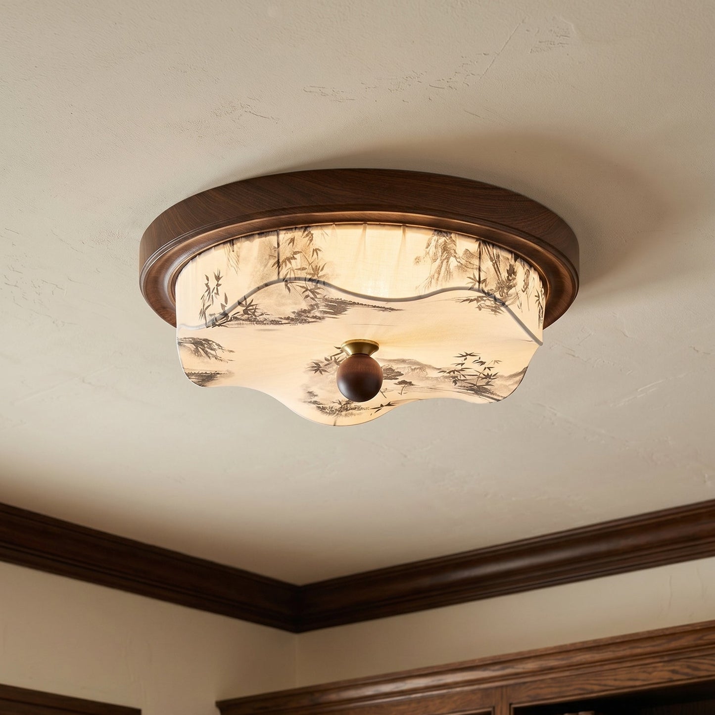 plafondlamp van hout met ingebouwde led, gezien schuin van voren