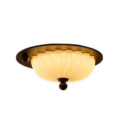 Plafondlamp met geribbeld glas en houtlook gezien van voren