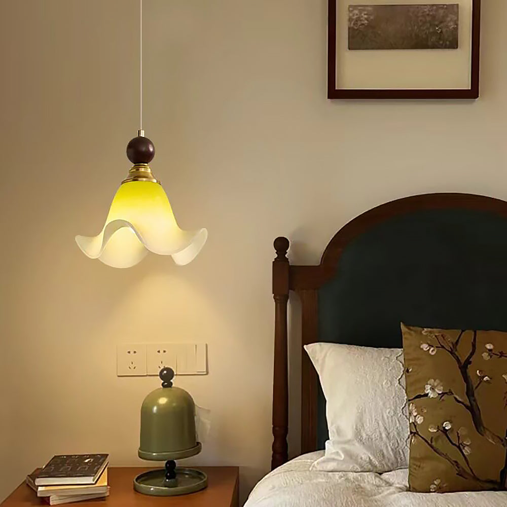 minimalistische hanglamp van hout en acryl voor woonruimte