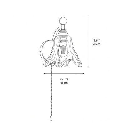 Sfeervolle wandlamp met warm licht en amber glas