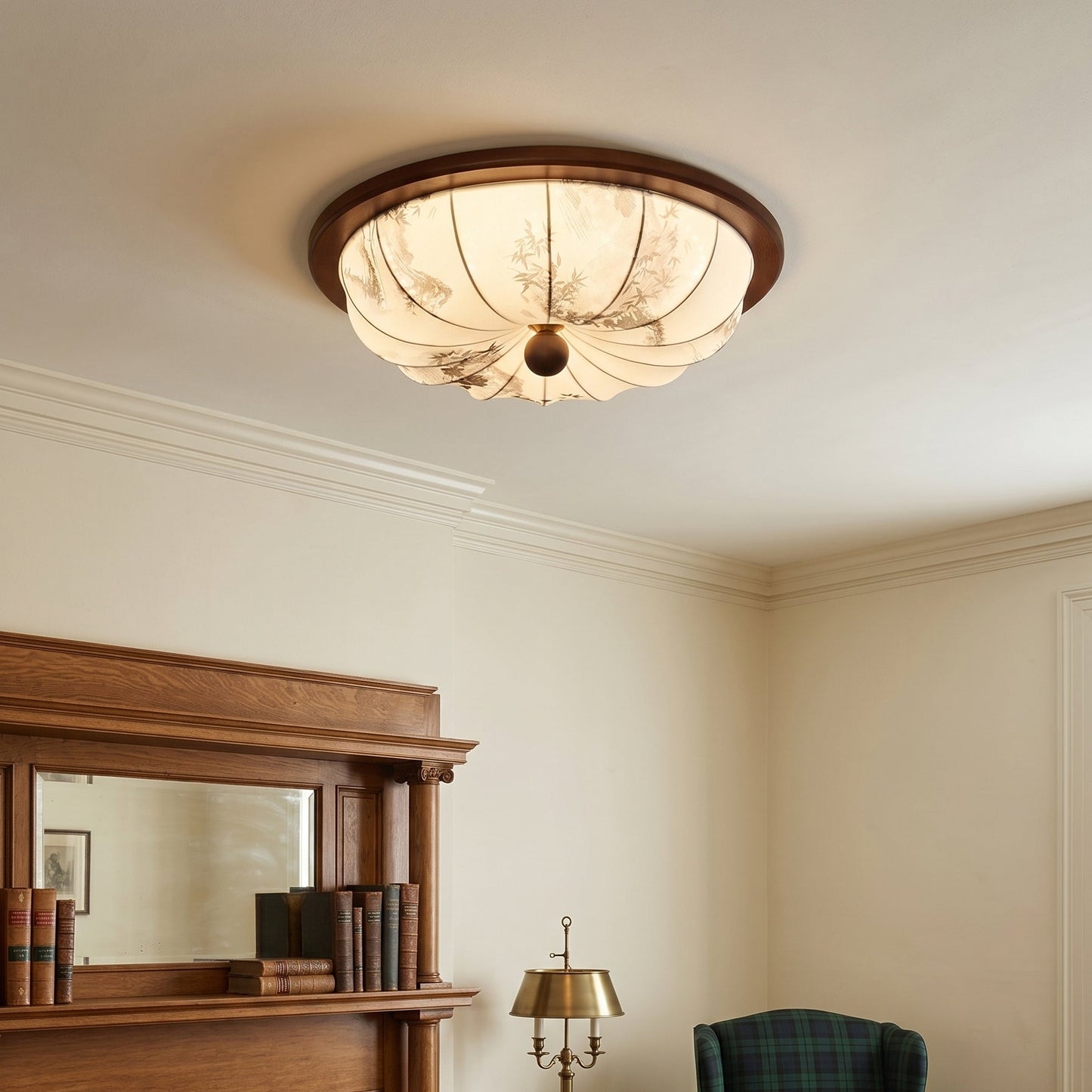 minimalistische plafondlamp met houtlook rand en stoffen diffuser